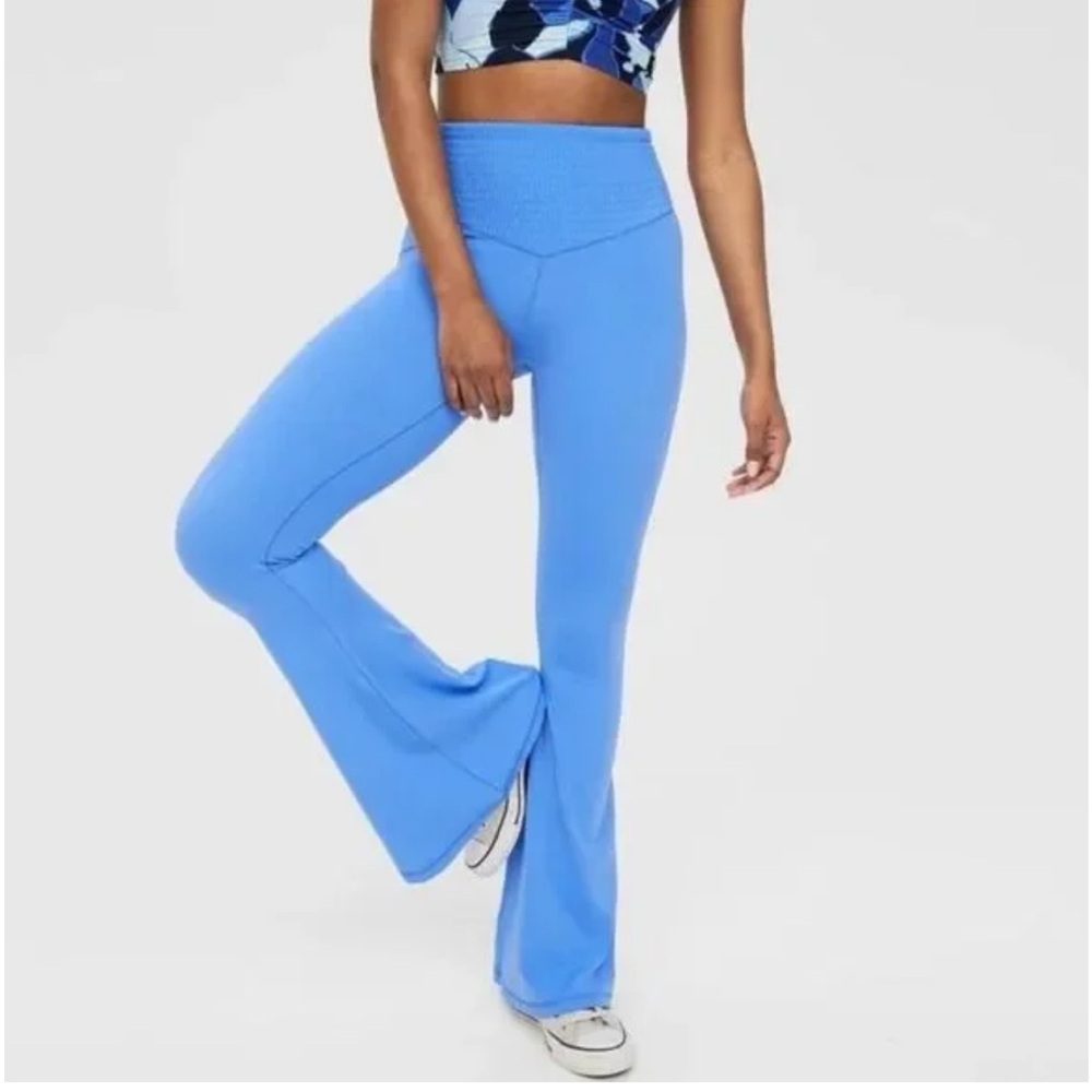 #251. Offline by Aerie Smocked Waist Super Flare Leggings